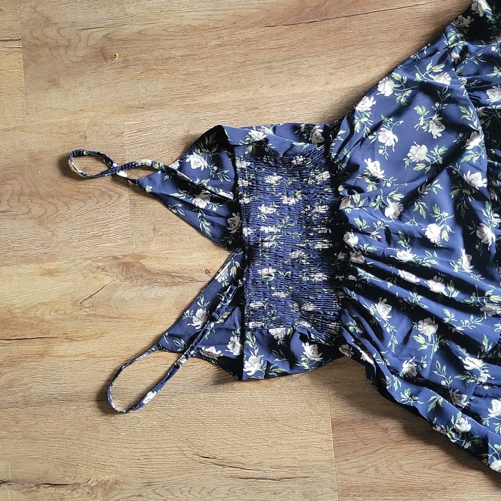 BEAUTIFUL FLORAL DRESS - Picture 9 of 9